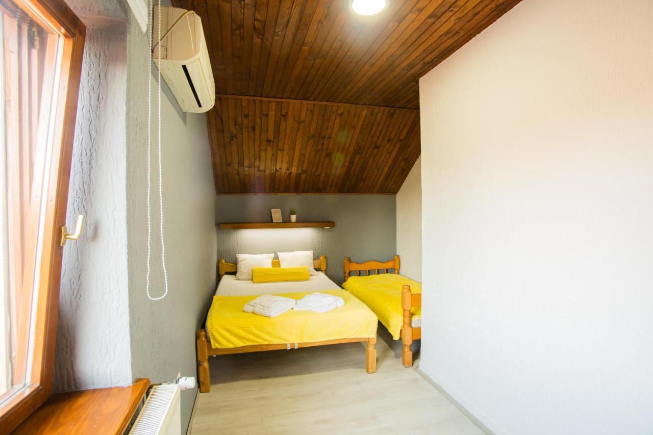 Guest House Vila Alexandar Palić Exteriör bild