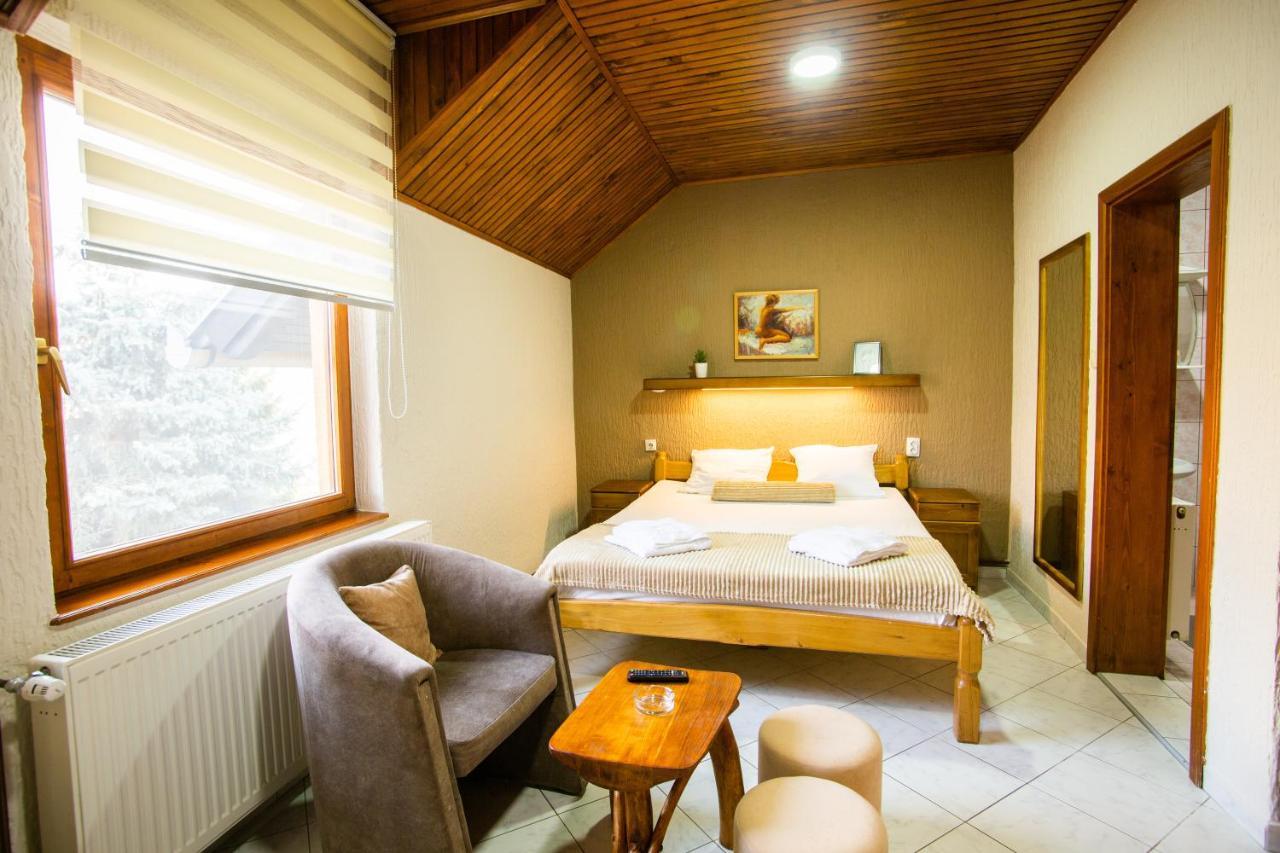 Guest House Vila Alexandar Palić Exteriör bild