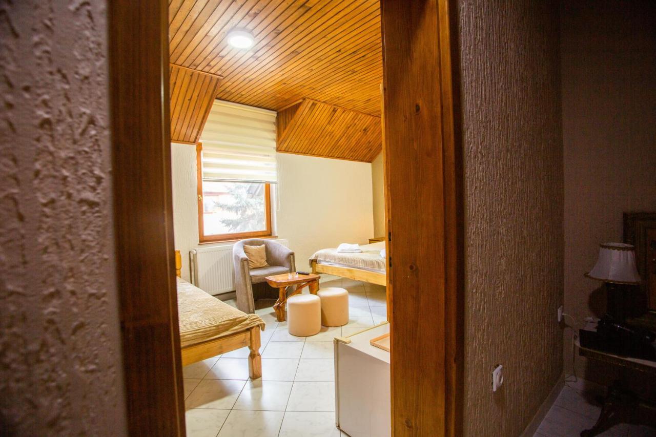 Guest House Vila Alexandar Palić Exteriör bild