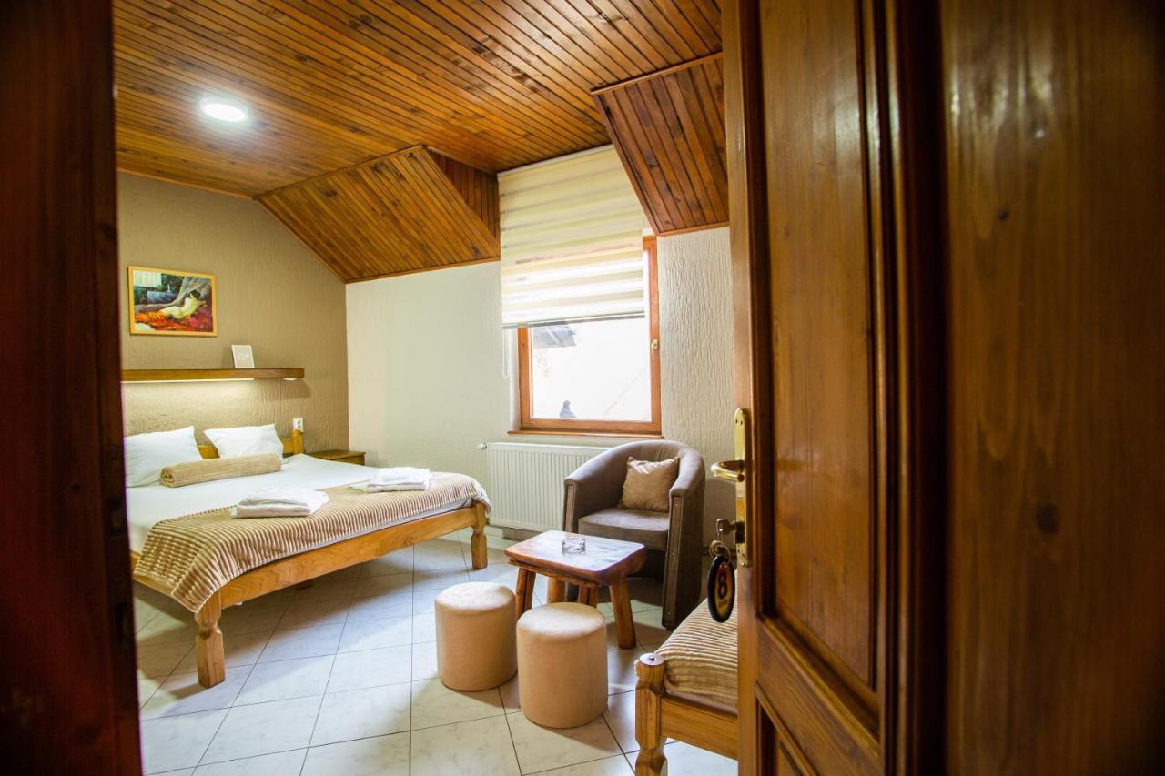 Guest House Vila Alexandar Palić Exteriör bild