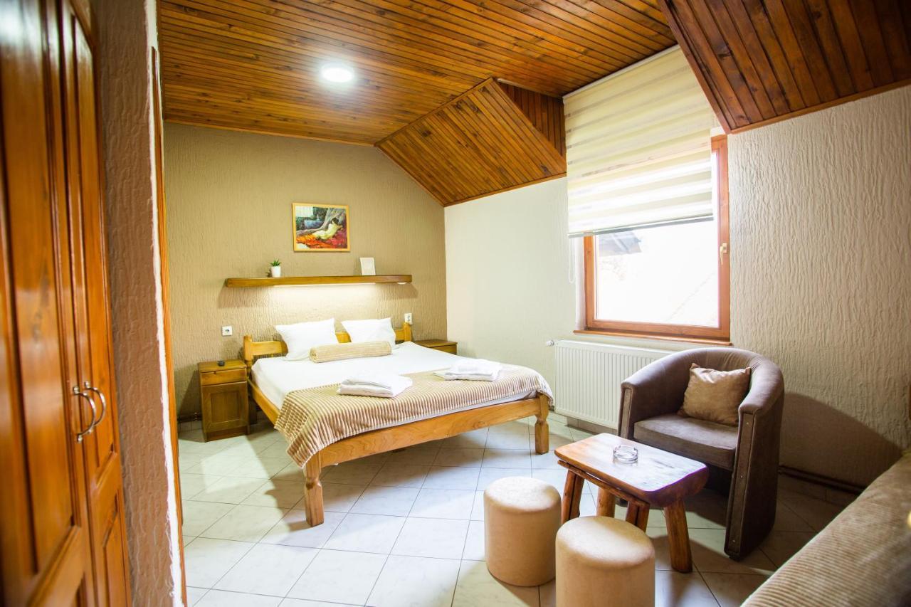 Guest House Vila Alexandar Palić Exteriör bild