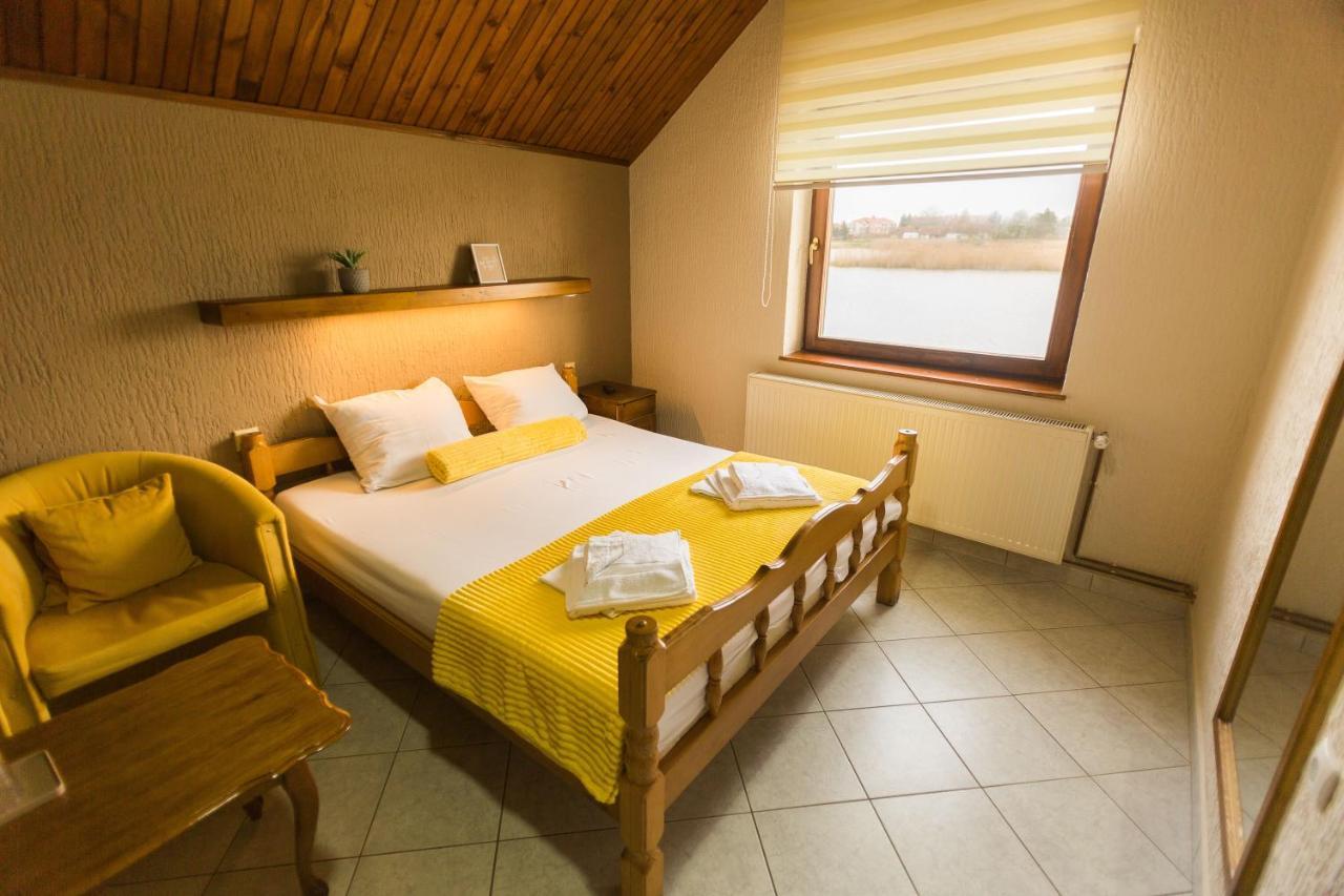 Guest House Vila Alexandar Palić Exteriör bild
