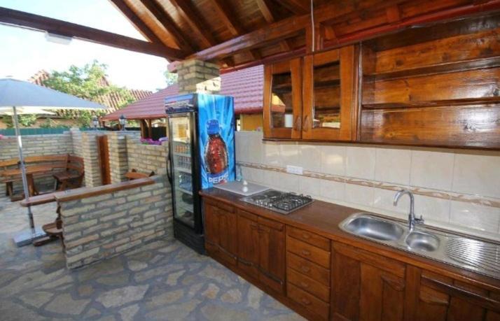Guest House Vila Alexandar Palić Rum bild