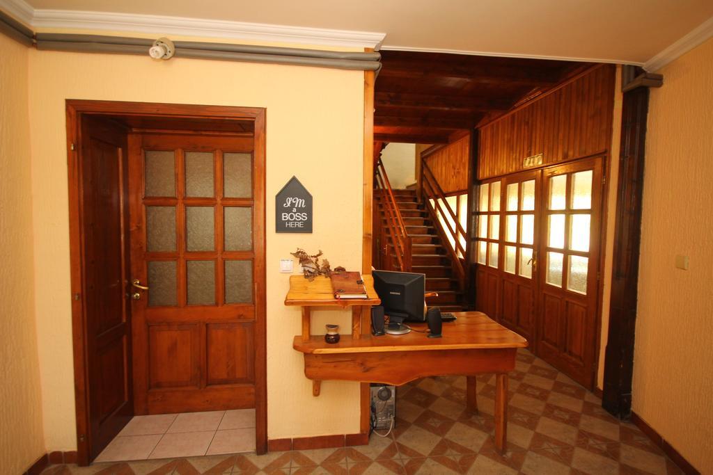 Guest House Vila Alexandar Palić Exteriör bild
