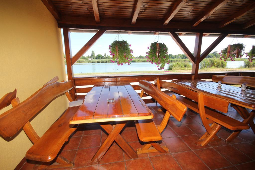 Guest House Vila Alexandar Palić Exteriör bild