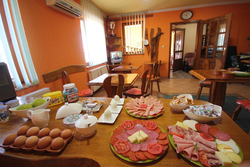 Guest House Vila Alexandar Palić Exteriör bild