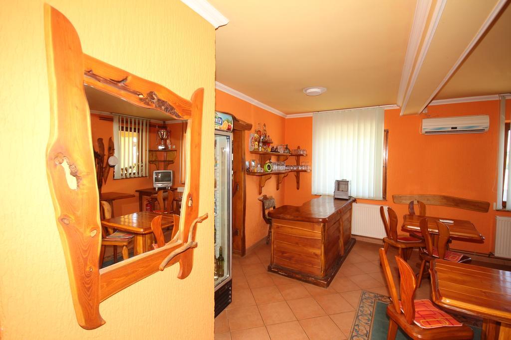 Guest House Vila Alexandar Palić Exteriör bild