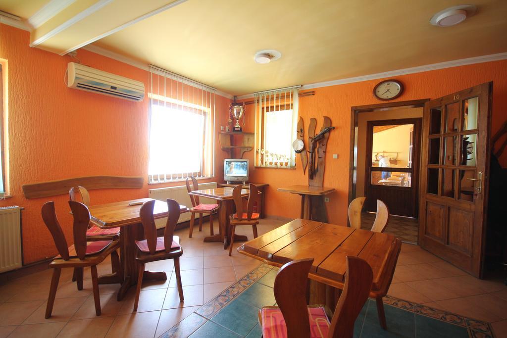 Guest House Vila Alexandar Palić Exteriör bild