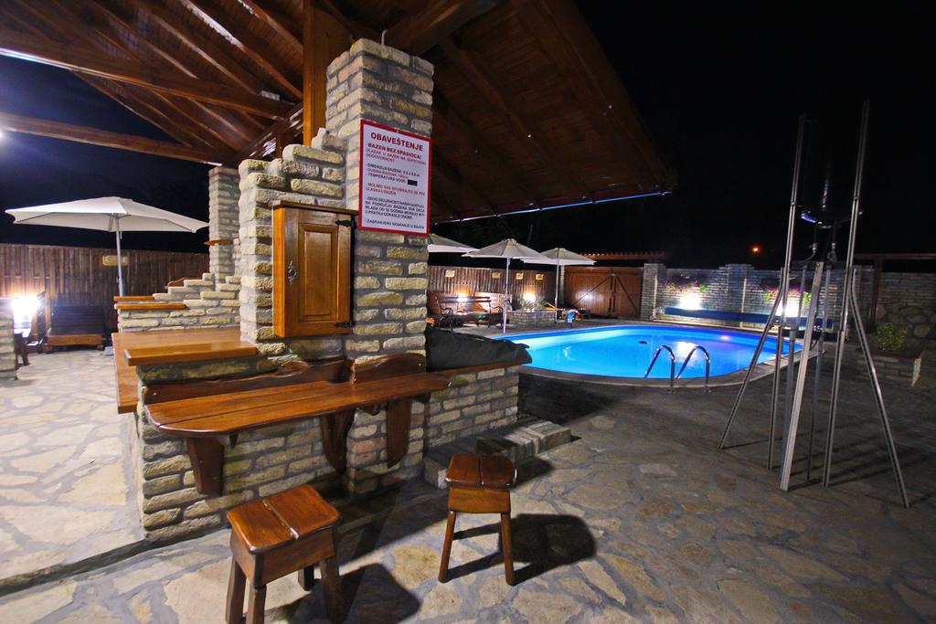 Guest House Vila Alexandar Palić Exteriör bild