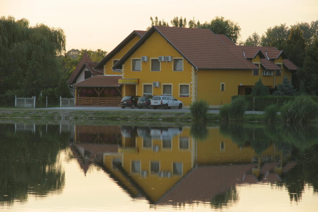 Guest House Vila Alexandar Palić Exteriör bild